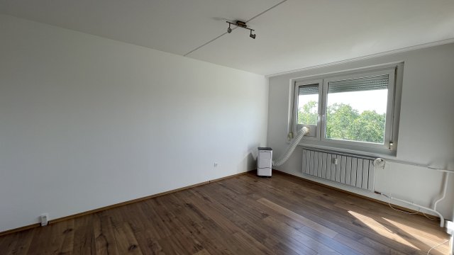 Kiadó panellakás, albérlet, Győrött 160 E Ft / hó, 1 szobás