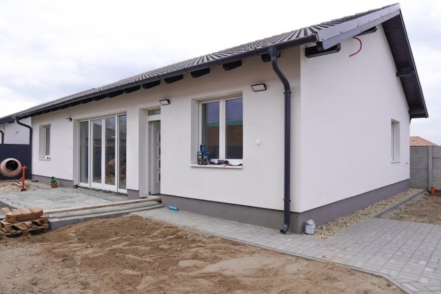 Eladó ikerház, Dunavarsányban 99.6 M Ft, 3 szobás