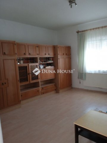 Eladó családi ház, Szolnokon 65 M Ft, 3 szobás