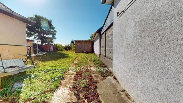 Eladó családi ház, Nagykállóban 12.8 M Ft, 1 szobás