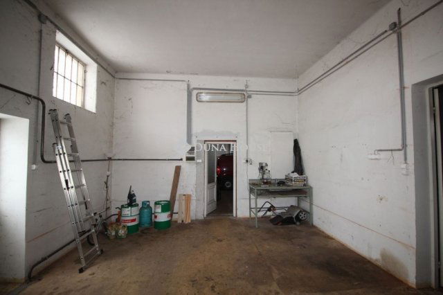 Eladó ipari ingatlan, Nagykőrösön 99.5 M Ft