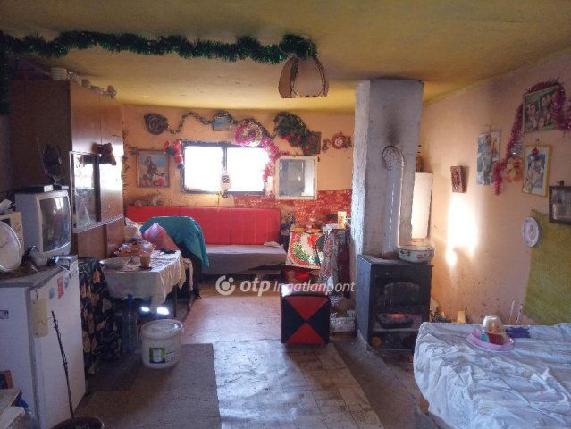 Eladó családi ház, Kaposváron 5.8 M Ft, 2 szobás