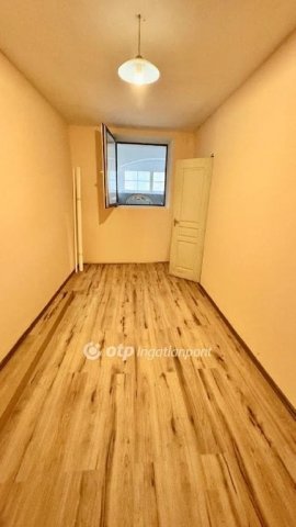 Eladó téglalakás, Pápán 19.9 M Ft, 2+1 szobás