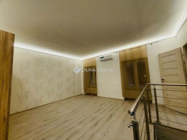 Eladó téglalakás, Budapesten, V. kerületben 119.9 M Ft, 3 szobás