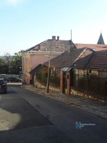 Eladó családi ház, Pécsett 46 M Ft, 2+2 szobás