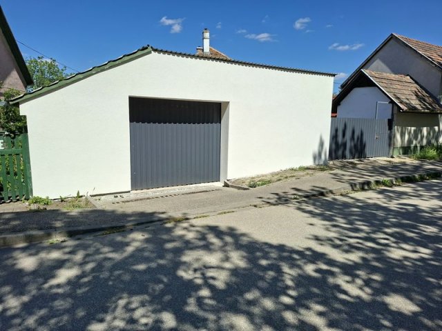Eladó garázs, Biatorbágyon 15.9 M Ft / költözzbe.hu
