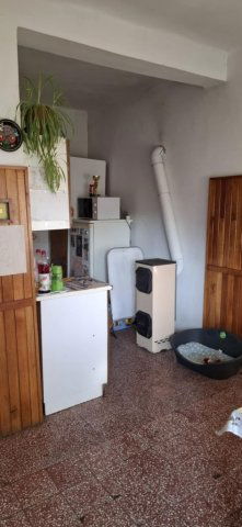 Eladó családi ház, Zengővárkonyon 35 M Ft, 3 szobás