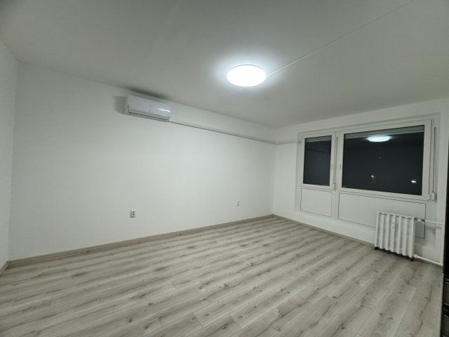 Eladó téglalakás, Pécsett, Uitz Béla utcában 41.5 M Ft