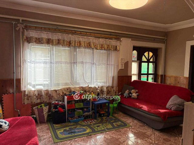 Eladó családi ház, Szabadszálláson 39.8 M Ft, 3+1 szobás