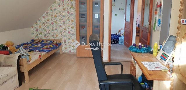 Eladó családi ház, Pócsmegyeren 74.9 M Ft, 5 szobás