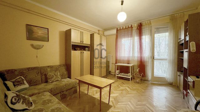 Eladó téglalakás, Szekszárdon 33.99 M Ft, 3 szobás