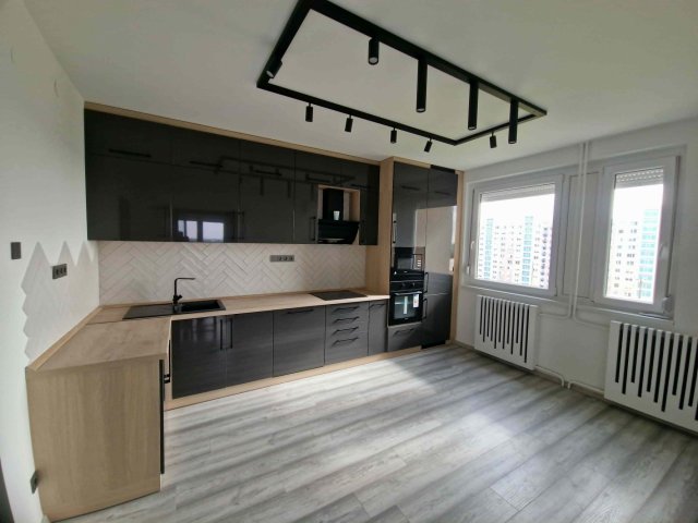 Eladó panellakás, Debrecenben, Derék utcában 75.99 M Ft
