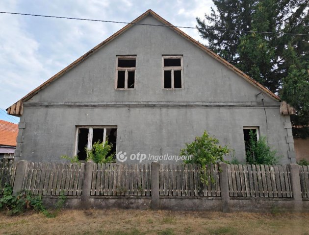 Eladó családi ház, Ongán 17.5 M Ft, 2 szobás