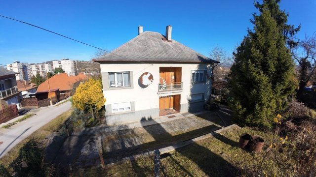 Eladó családi ház, Ózdon, Füredi utcában 19.9 M Ft, 4 szobás