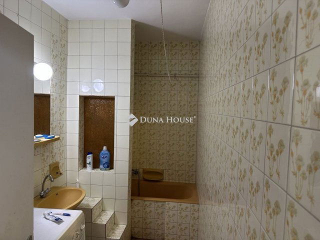 Eladó családi ház, Jászberényben 49.9 M Ft, 3 szobás