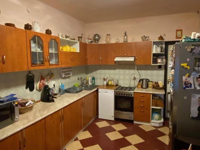 Eladó családi ház, Kónyon 71.99 M Ft, 5 szobás