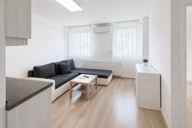 Eladó téglalakás, Szegeden 50.9 M Ft, 3 szobás