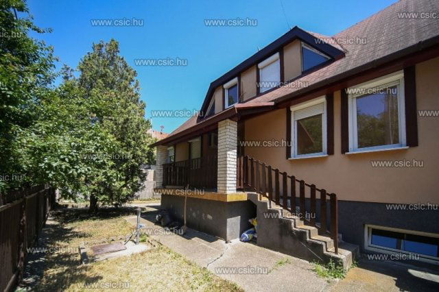 Eladó családi ház, Budapesten, III. kerületben 159 M Ft