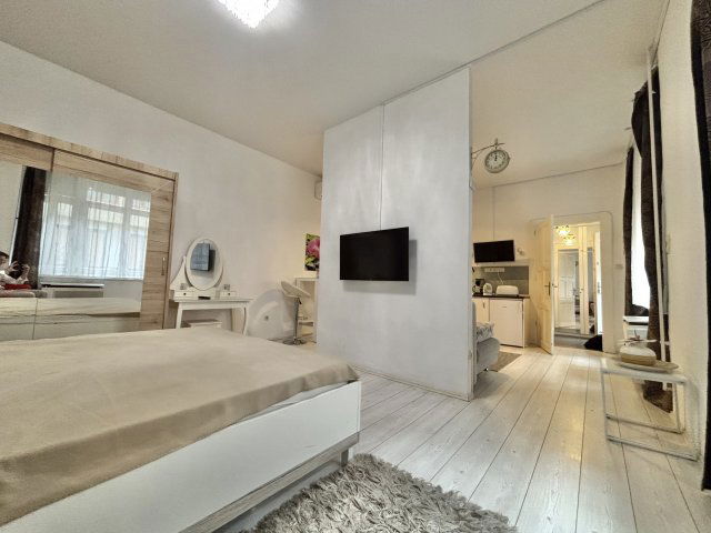 Kiadó téglalakás, albérlet, VI. kerületben, Király utcában