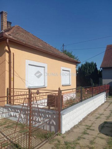 Eladó családi ház, Dombóváron 20.5 M Ft, 2 szobás