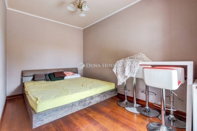 Eladó családi ház, Dabason 249 M Ft, 8 szobás