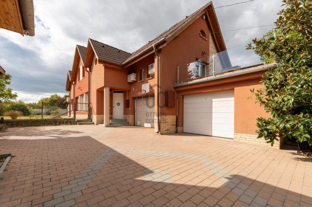 Eladó családi ház, Vecsésen, Tó utcában 164.9 M Ft, 6 szobás