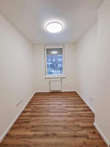 Eladó téglalakás, Budapesten, XXI. kerületben, Erdősor utcában