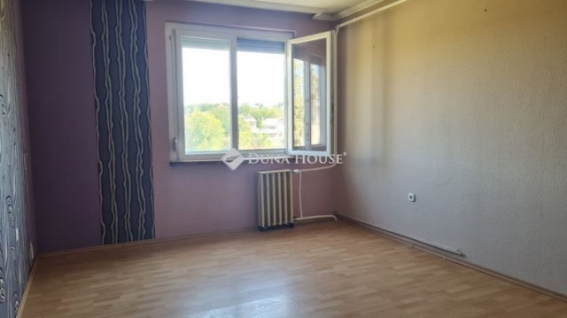 Eladó panellakás, Pécsett 41 M Ft, 3 szobás