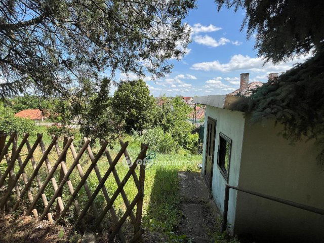 Eladó családi ház, Érden 66 M Ft, 2 szobás