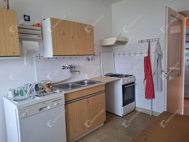 Eladó családi ház, Nagycenken 74.9 M Ft, 4 szobás