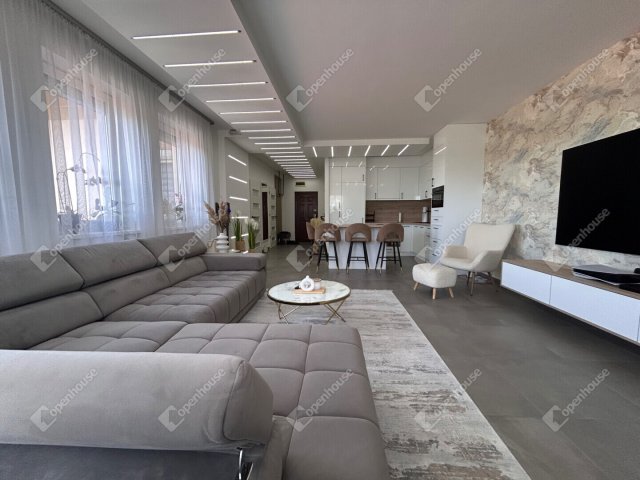 Eladó téglalakás, Tatabányán 110 M Ft, 3 szobás