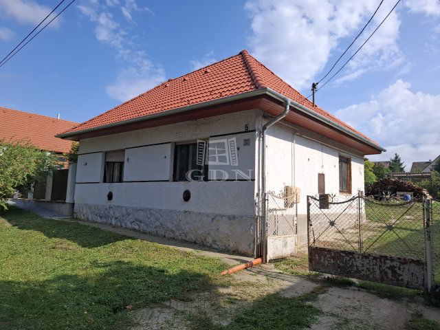 Eladó családi ház, Biatorbágyon 79.9 M Ft, 4 szobás