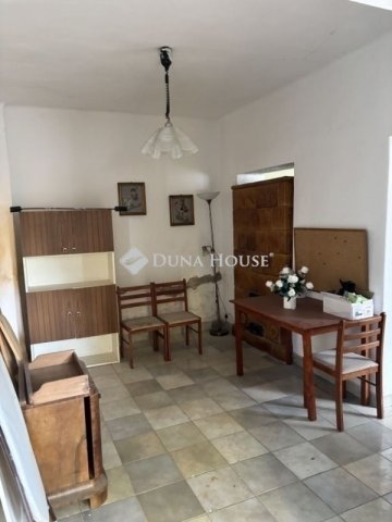 Eladó családi ház, Veresegyházon 70 M Ft, 3 szobás