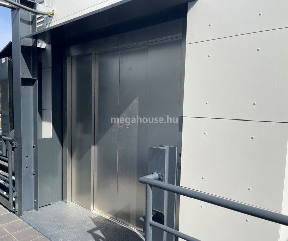 Kiadó üzlethelyiség, Budaörsön 1560 E Ft / hó