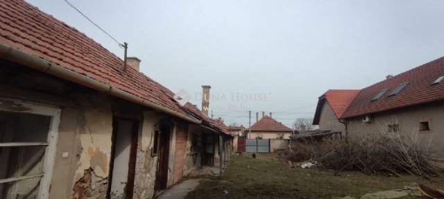 Eladó családi ház, Cegléden 24 M Ft, 4 szobás