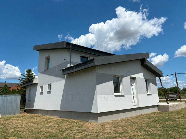 Eladó családi ház, Polgárdin 96.9 M Ft, 4 szobás