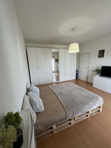 Eladó panellakás, Pécsett 54.999 M Ft, 2 szobás