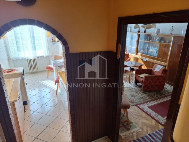 Eladó téglalakás, Ajkán 33.9 M Ft, 2 szobás