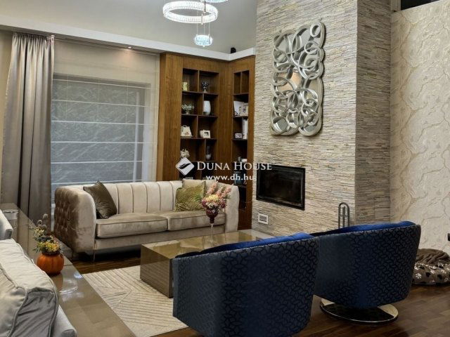 Eladó családi ház, Gödön 199 M Ft, 5 szobás