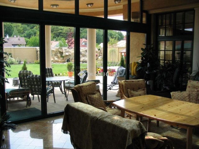 Eladó családi ház, Szombathelyen 298 M Ft, 10 szobás