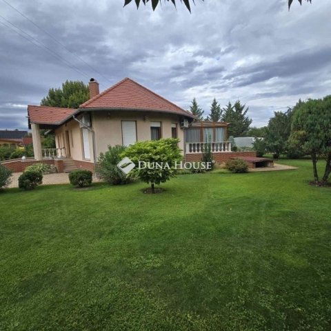 Eladó családi ház, Kecskeméten 269 M Ft, 6 szobás