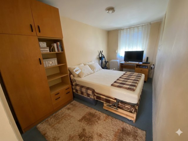 Eladó családi ház, Zsámbokon 30 M Ft, 2 szobás