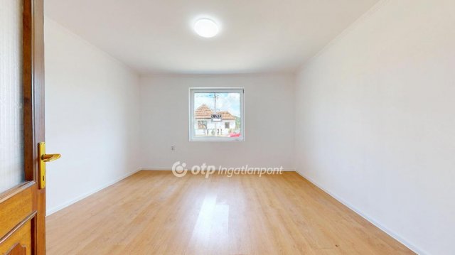 Eladó családi ház, Legyesbényén 14.9 M Ft, 1+2 szobás