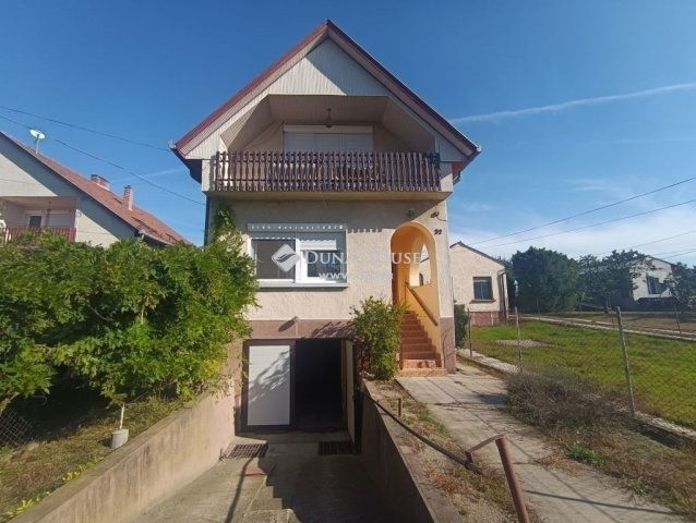 Eladó családi ház, Szigetszentmiklóson 63.9 M Ft, 3 szobás
