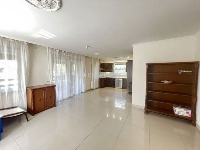 Eladó családi ház, Budapesten, XVI. kerületben 220 M Ft