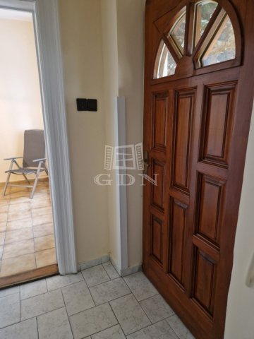 Kiadó iroda, Székesfehérvárott 110 E Ft / hó, 2 szobás