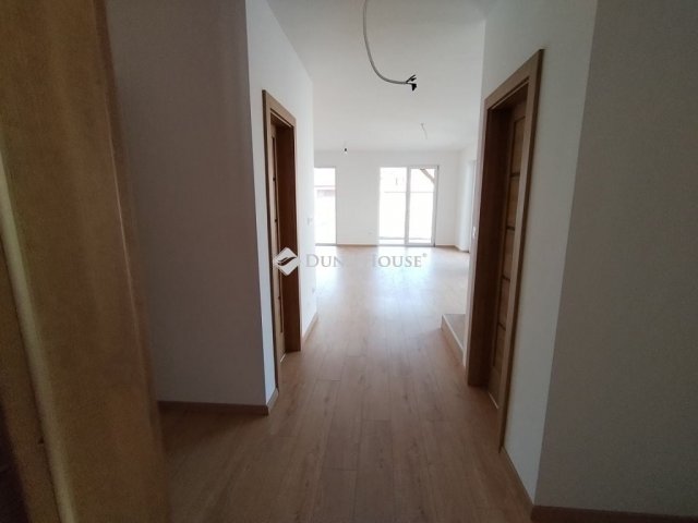 Eladó ikerház, Szegeden 170 M Ft, 6 szobás / költözzbe.hu