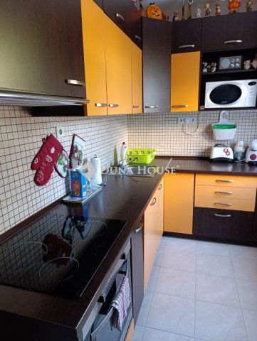 Eladó panellakás, Pécsett 63.5 M Ft, 3 szobás