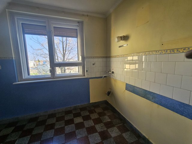 Eladó téglalakás, Csornán 38 M Ft, 2 szobás