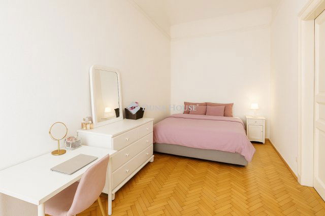 Eladó téglalakás, Budapesten, VI. kerületben 112 M Ft